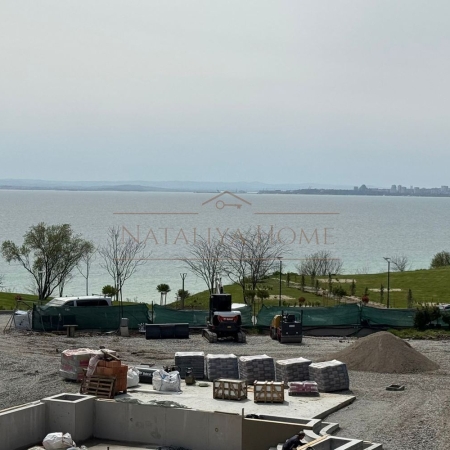 Просторен многостаен апартамент с панорама море в кв.Сарафово - снимка 11