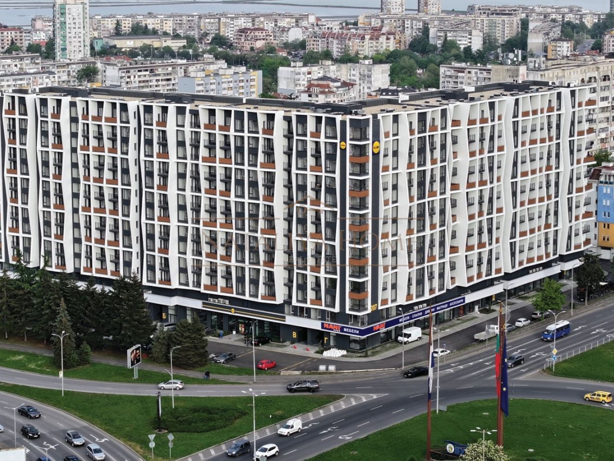 Модерен тристаен апартамент в комплекс Арена Изгрев - гр.Бургас - снимка 10