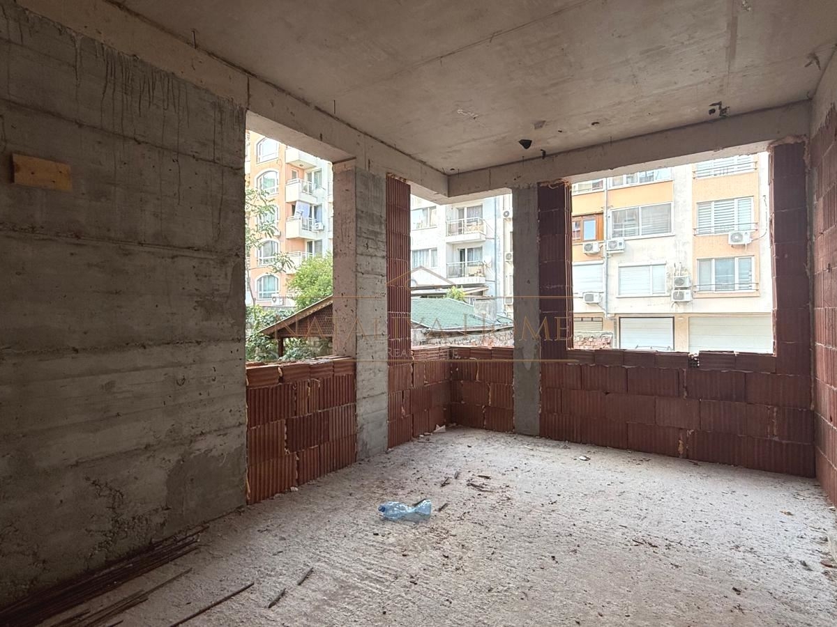 Тристаен апартамент в новострояща се жилищна сграда в ж.к. Възраждане - снимка 5