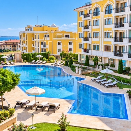 Просторен тристаен апартамент в комплекс Villa Florencia, гр.Свети Влас
