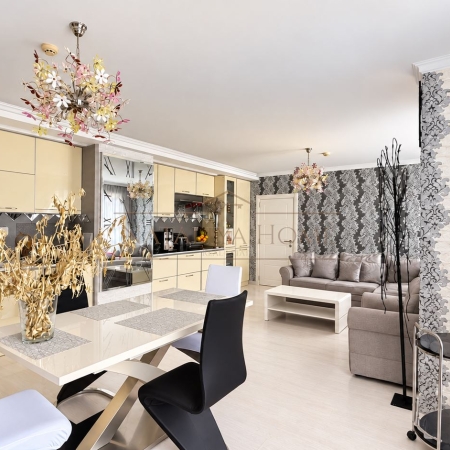 Просторен тристаен апартамент в комплекс Villa Florencia, гр.Свети Влас - снимка 1