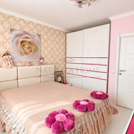 Просторен тристаен апартамент в комплекс Villa Florencia, гр.Свети Влас - снимка 4