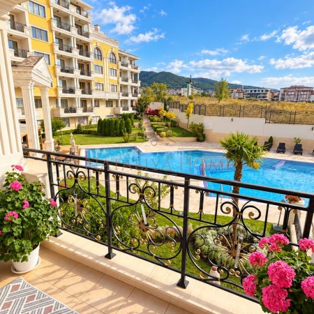 Просторен тристаен апартамент в комплекс Villa Florencia, гр.Свети Влас - снимка 8