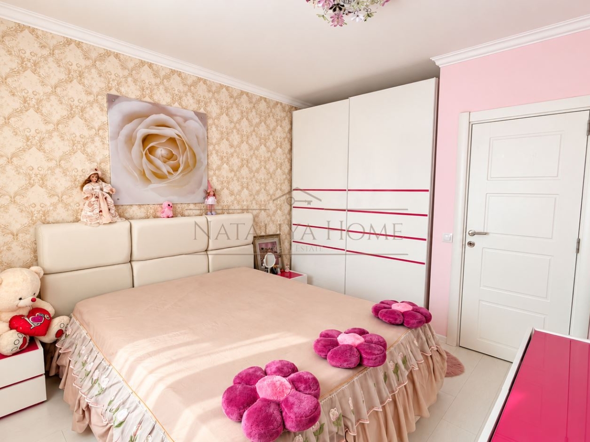 Просторен тристаен апартамент в комплекс Villa Florencia, гр.Свети Влас - снимка 4