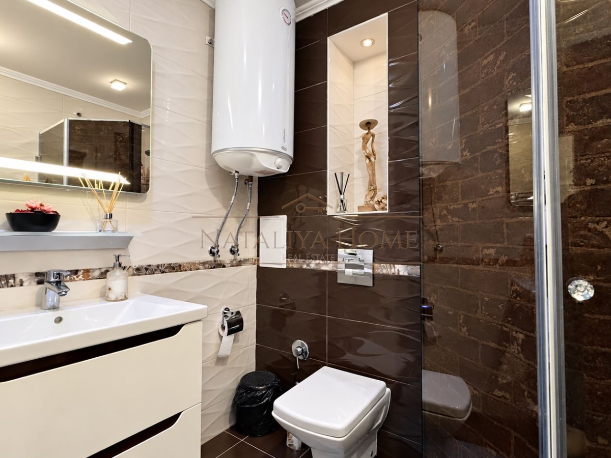 Просторен тристаен апартамент в комплекс Villa Florencia, гр.Свети Влас - снимка 6