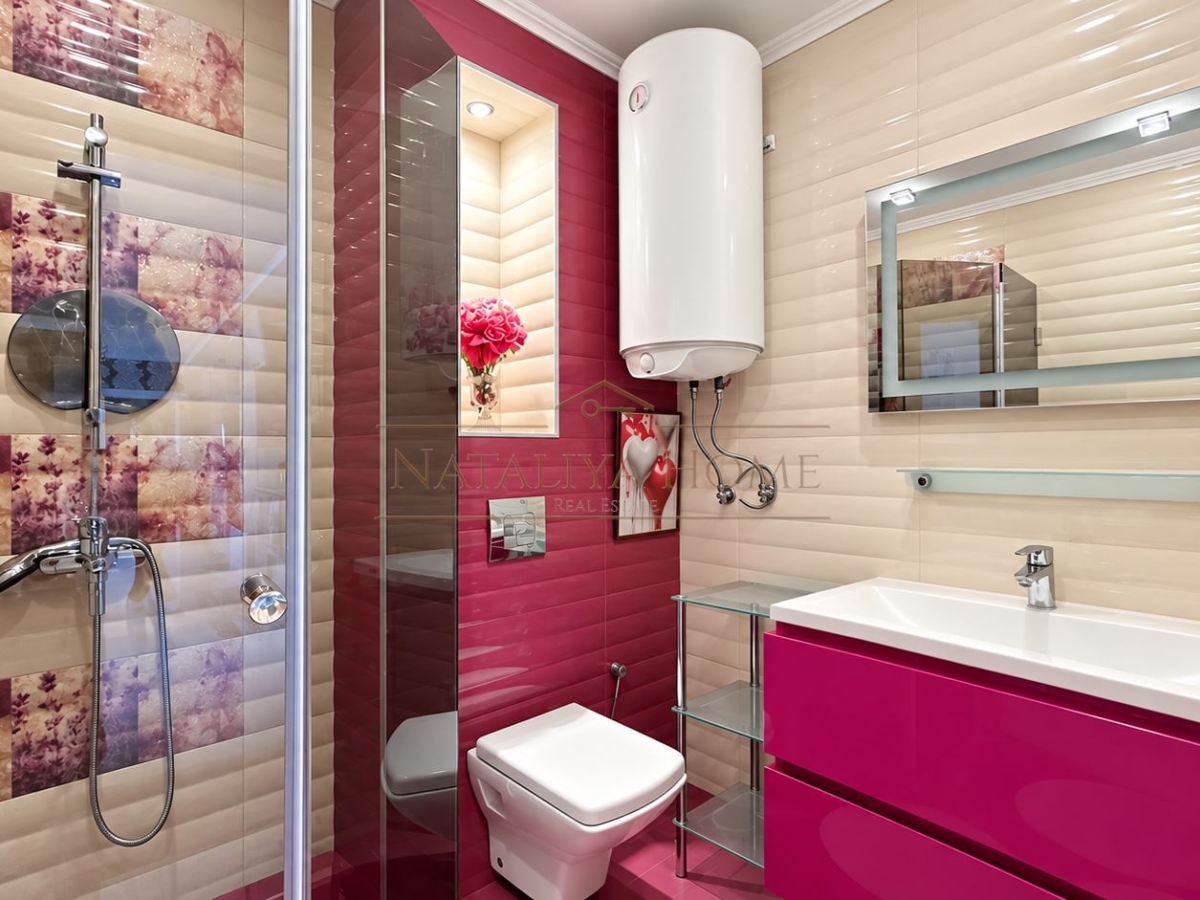 Просторен тристаен апартамент в комплекс Villa Florencia, гр.Свети Влас - снимка 7